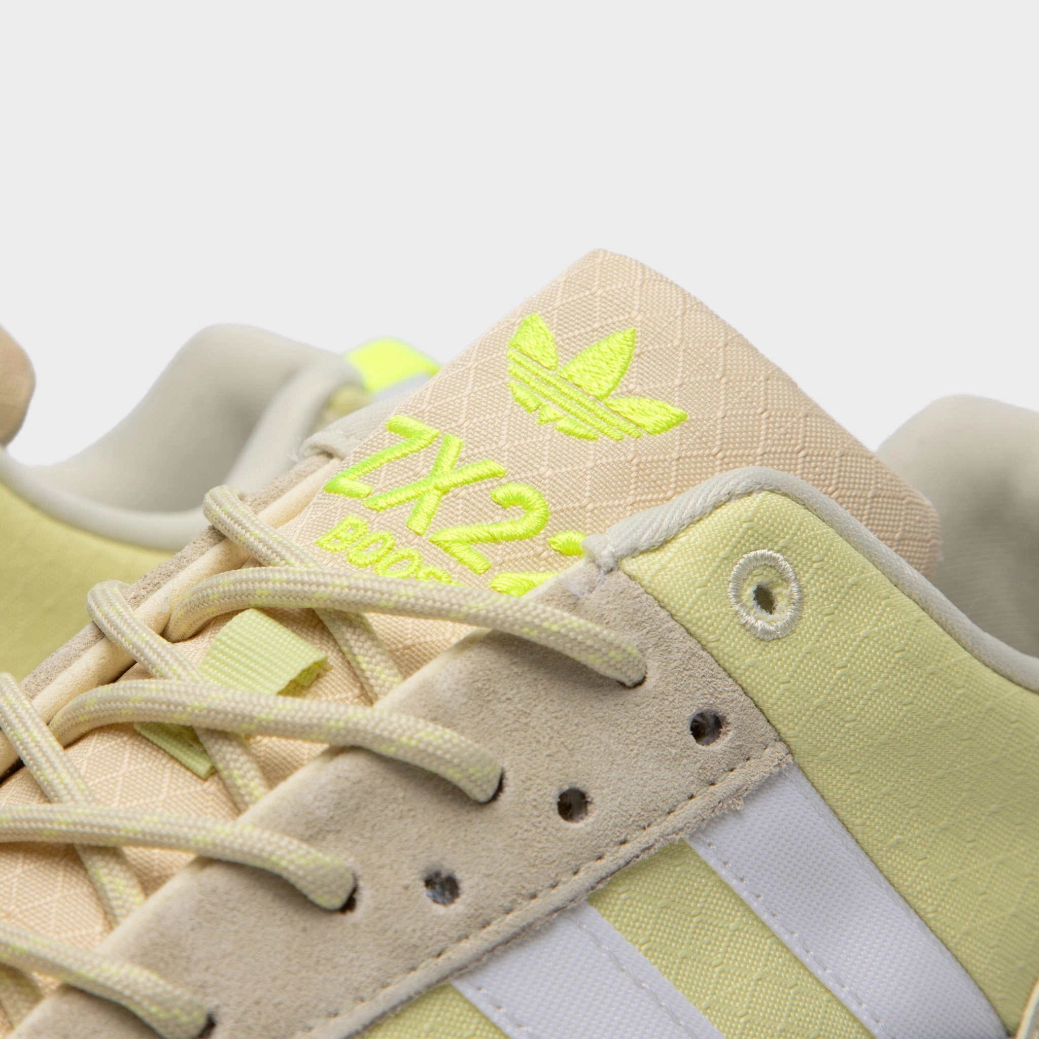 adidas Originals Women's ZX 22 Boost Sand / Cloud White - Yellow Tint
