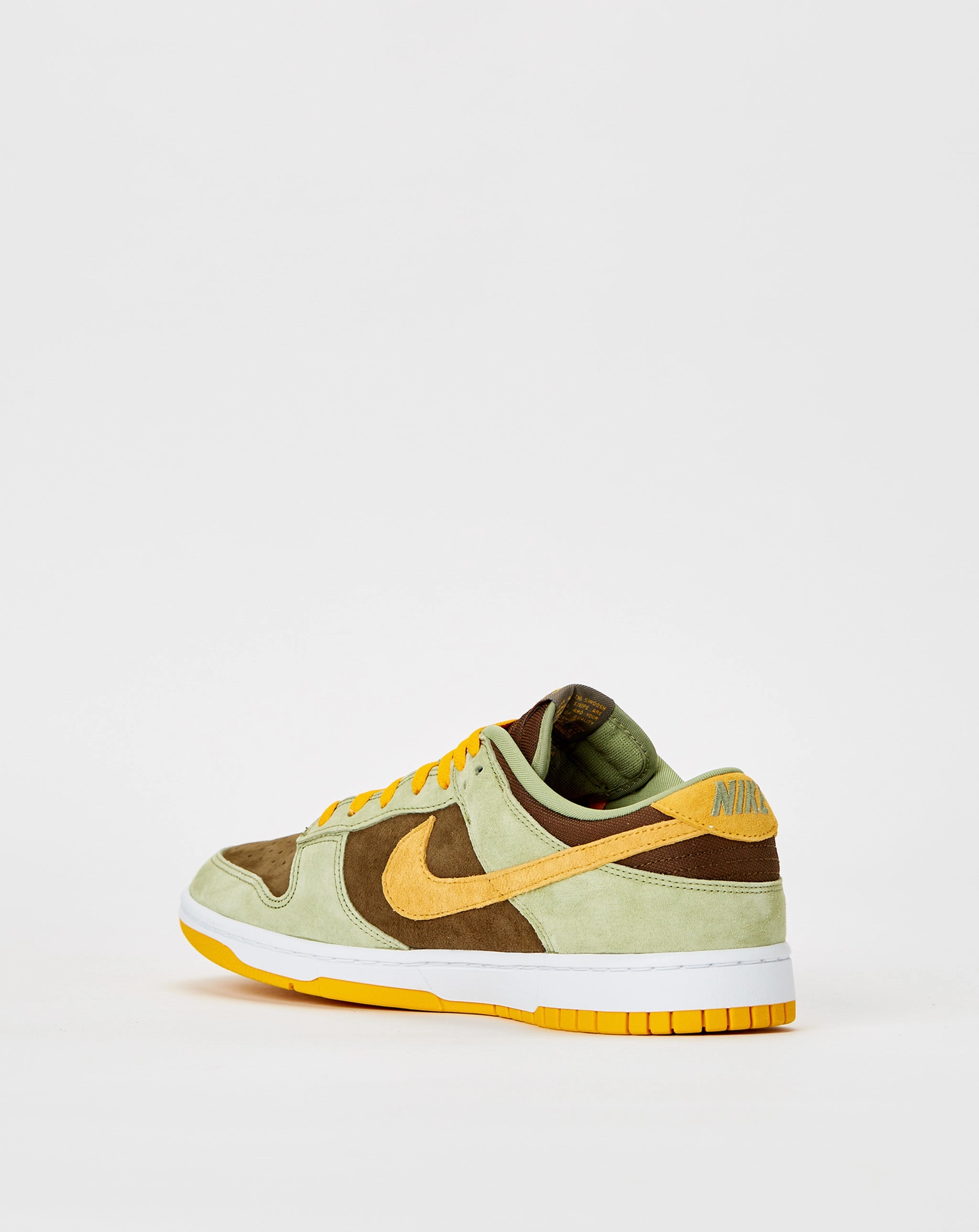 Dunk Low SE