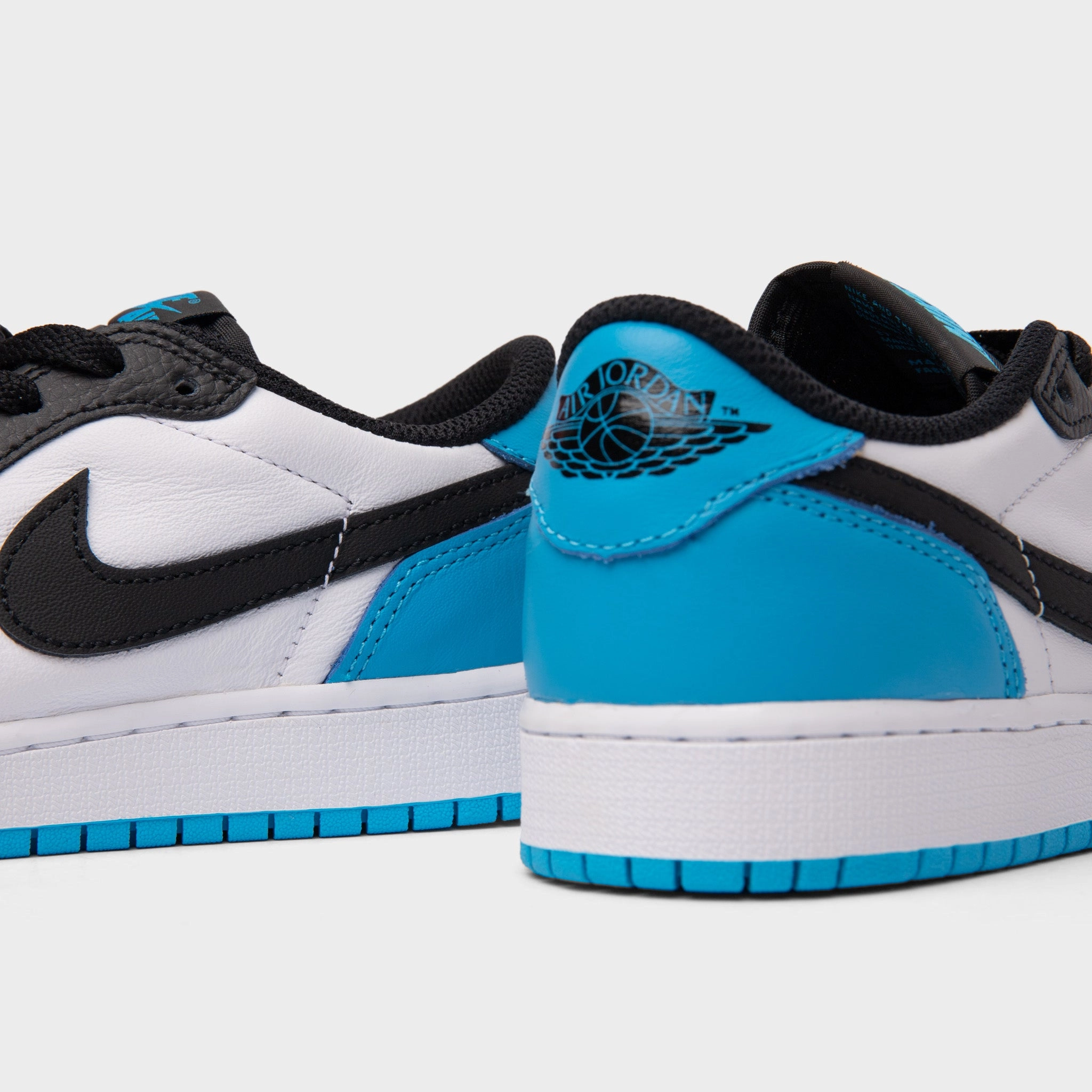 Jordan 1 Low OG GS White / Dk Powder Blue - Black