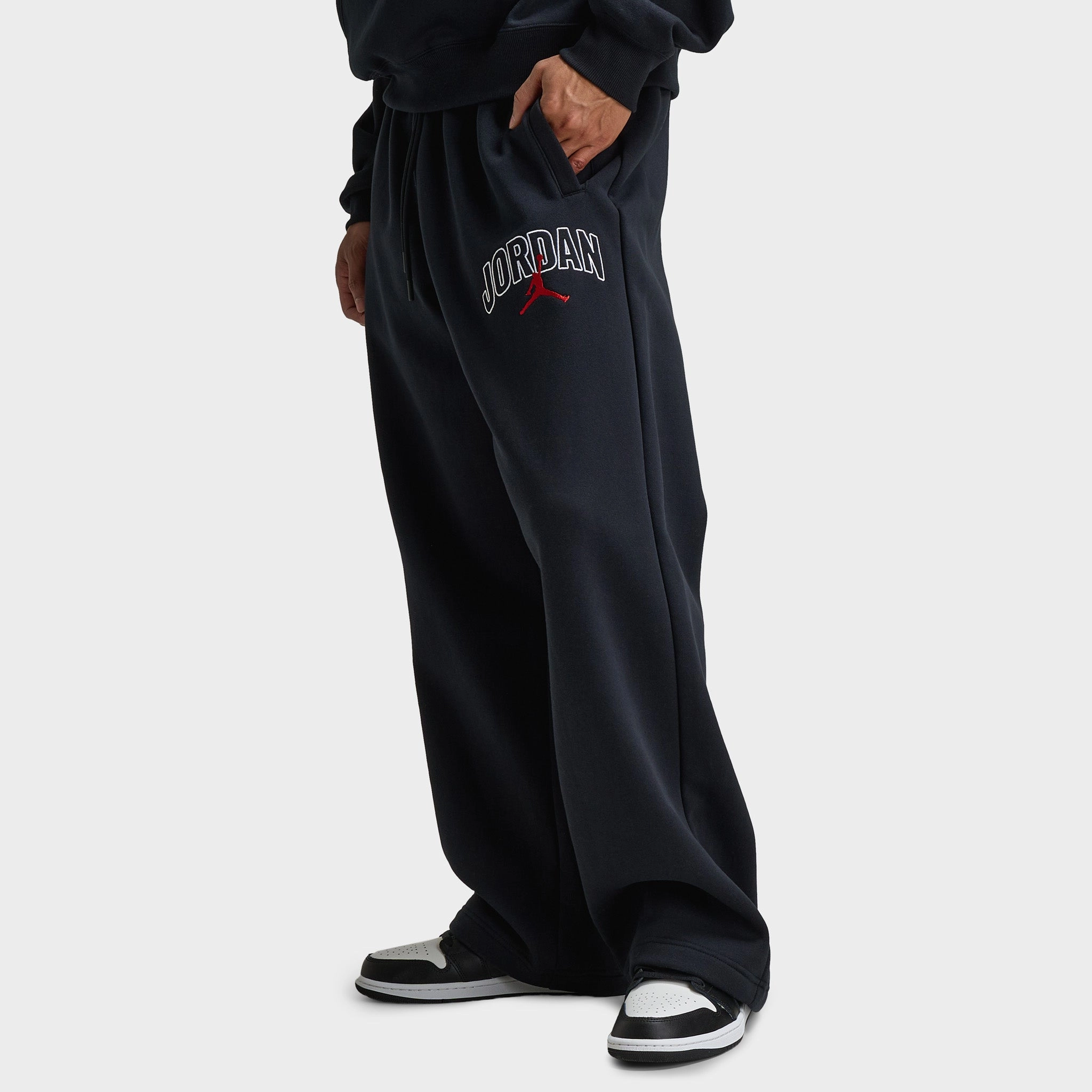 Jordan Brooklyn Oversized Graphic Pants Black / Gym Red