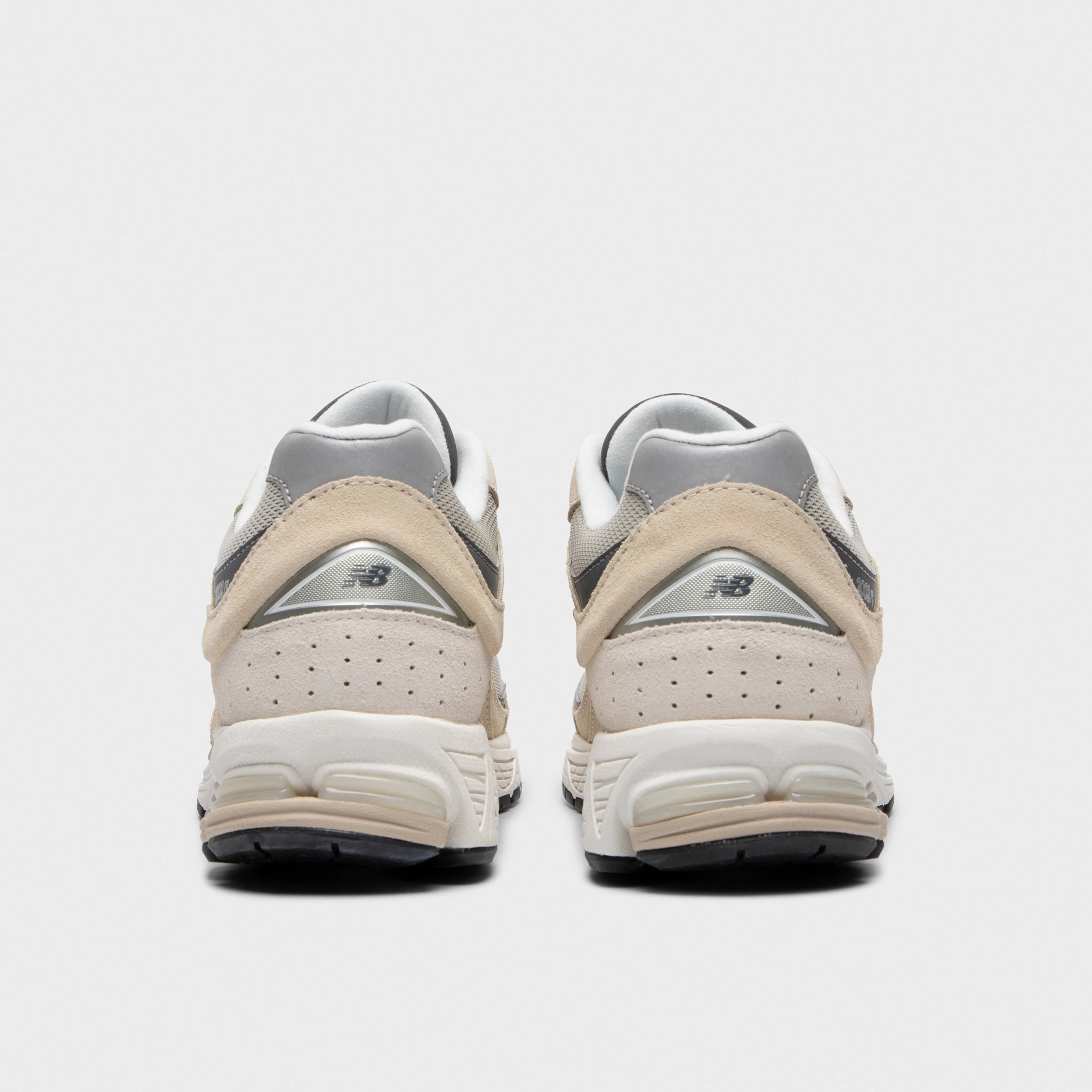 New Balance 2002RFA Sandstone / Magnet