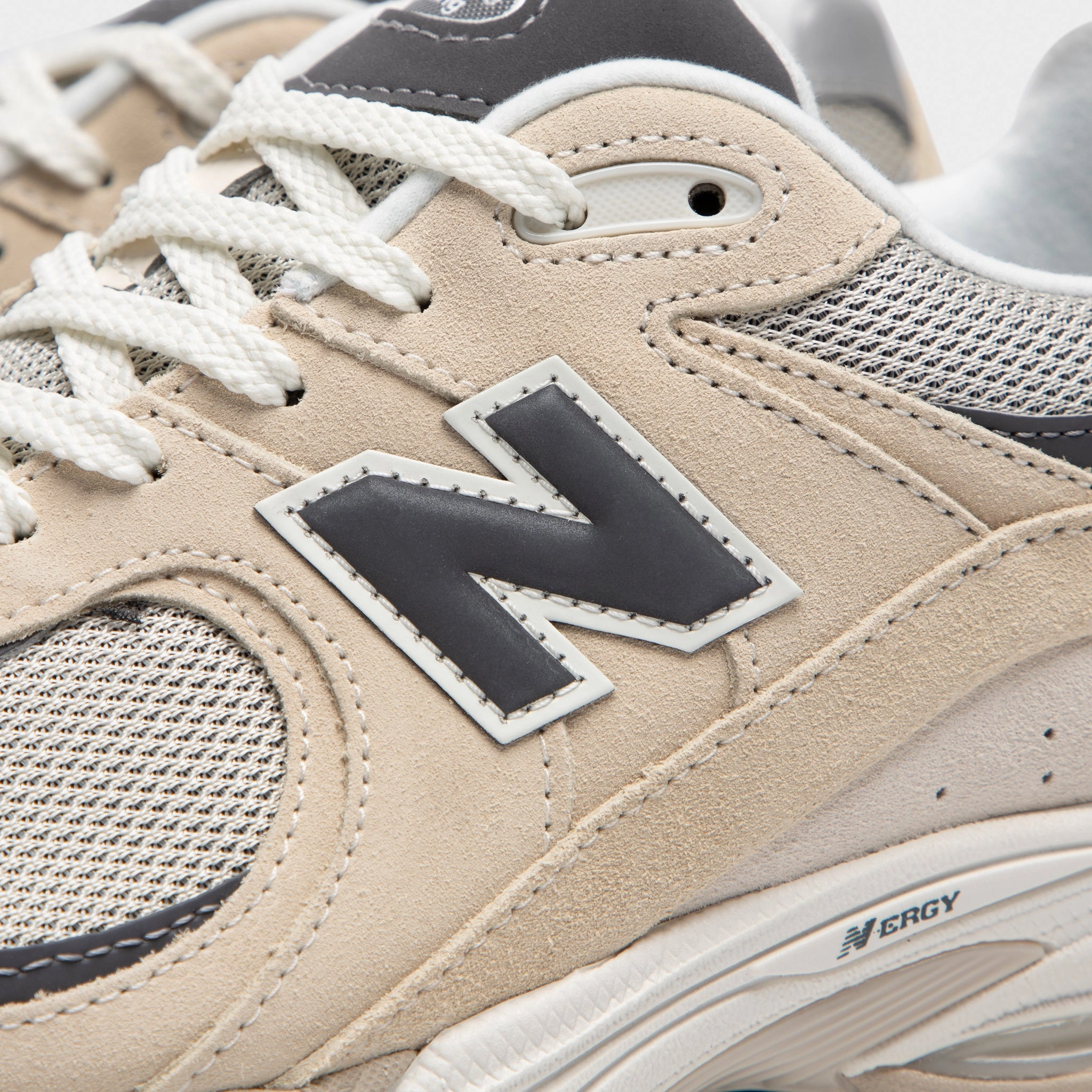 New Balance 2002RFA Sandstone / Magnet
