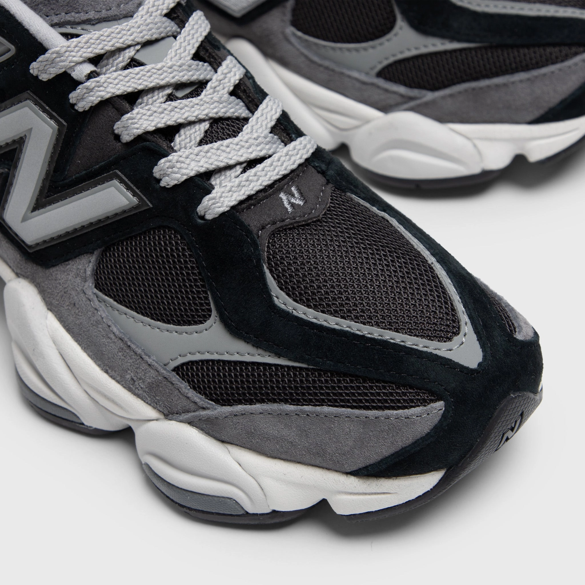 New Balance 9060 Black / Grey