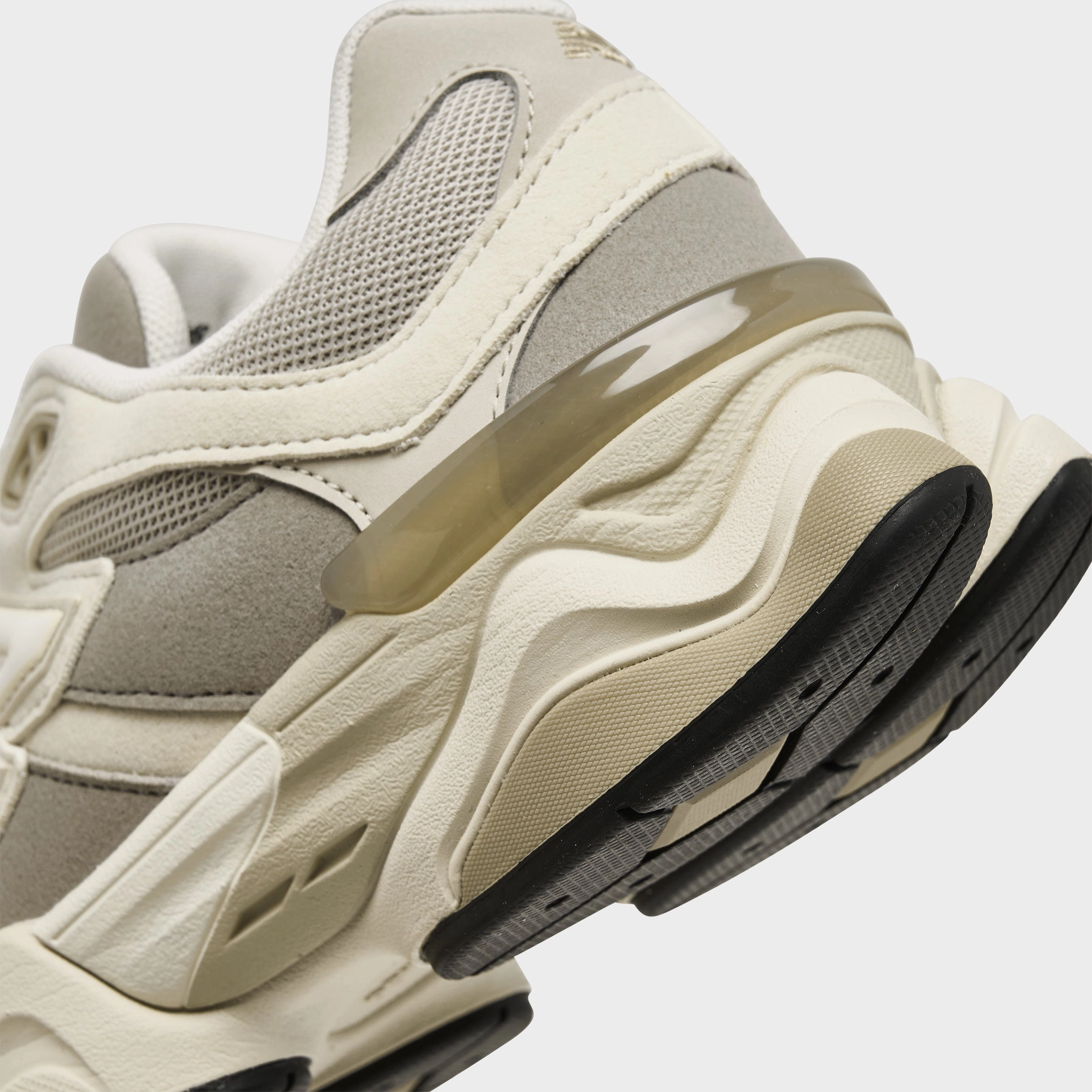 New Balance Juniors' 9060 Linen / Timberwolf
