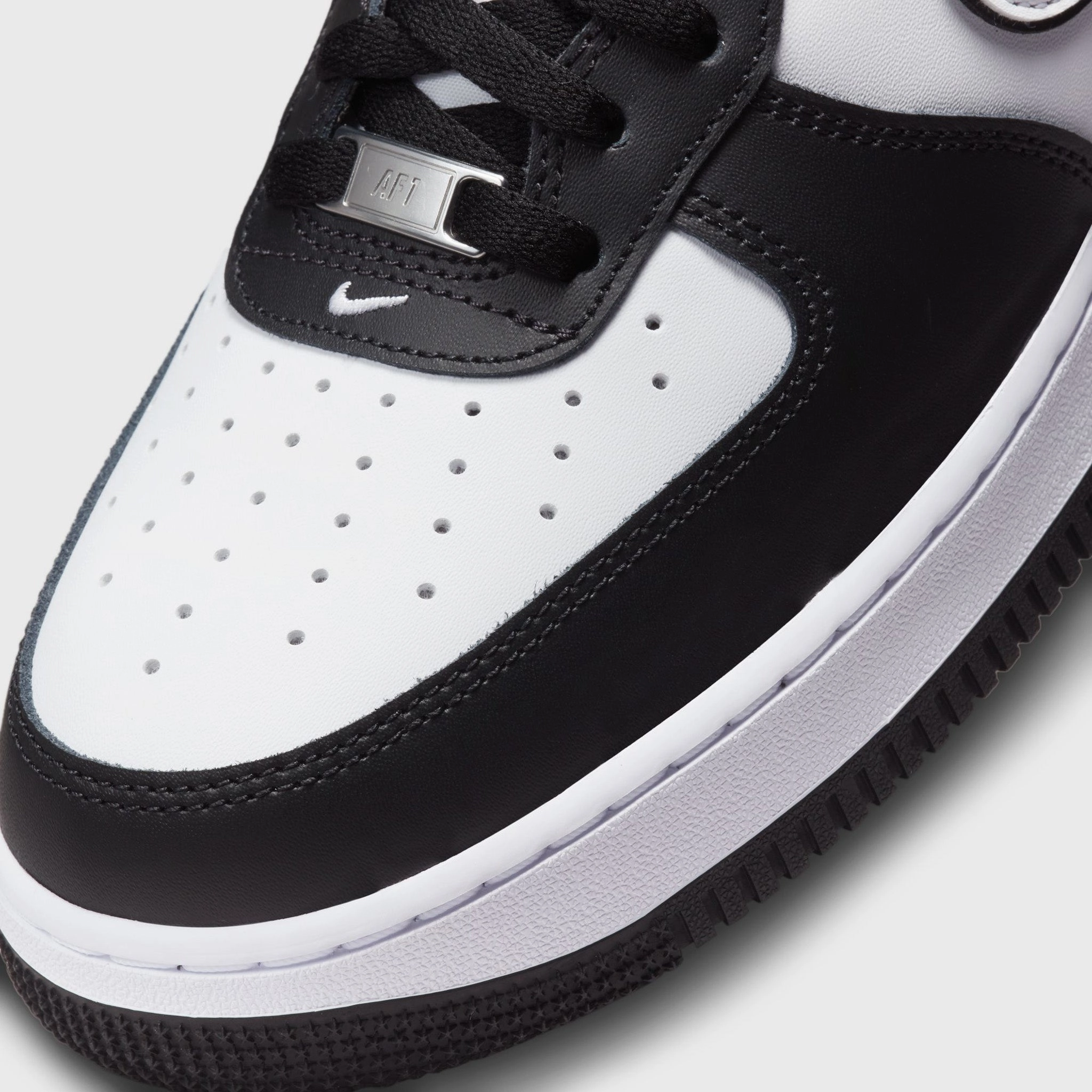 Nike Air Force 1 '07 Black / White - Black