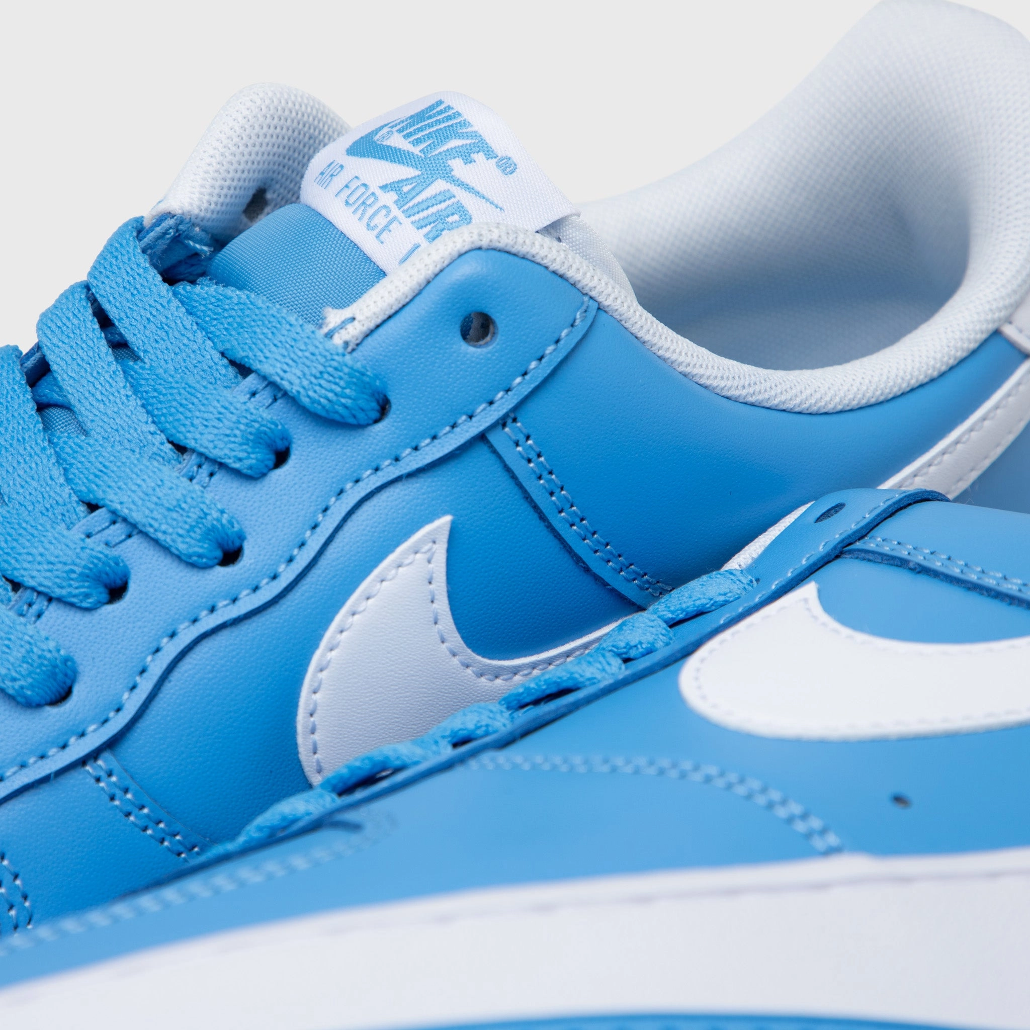 Nike Air Force 1 '07 University Blue / White