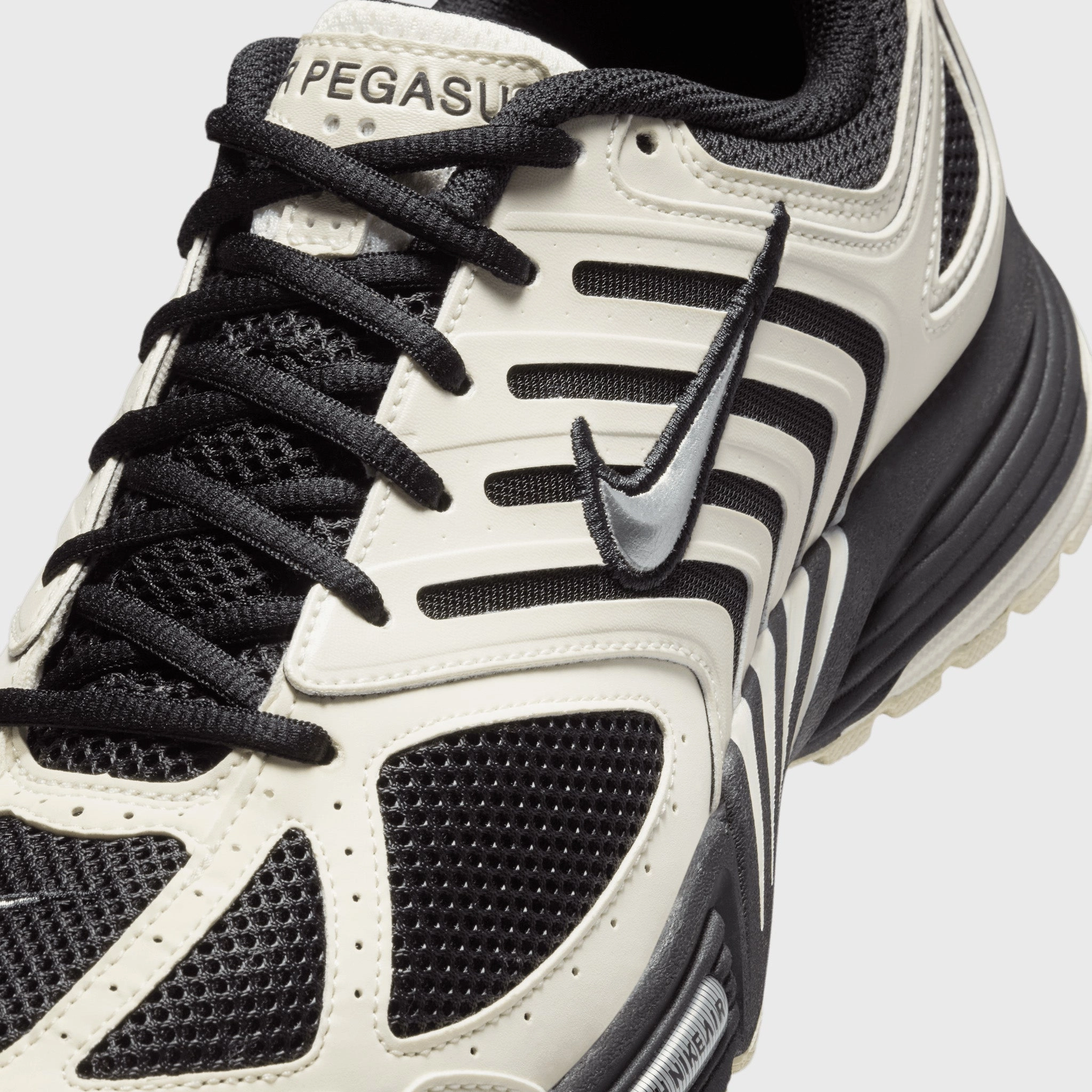 Nike Air Pegasus 2005 Pale Ivory / Metallic Silver - Coconut Milk