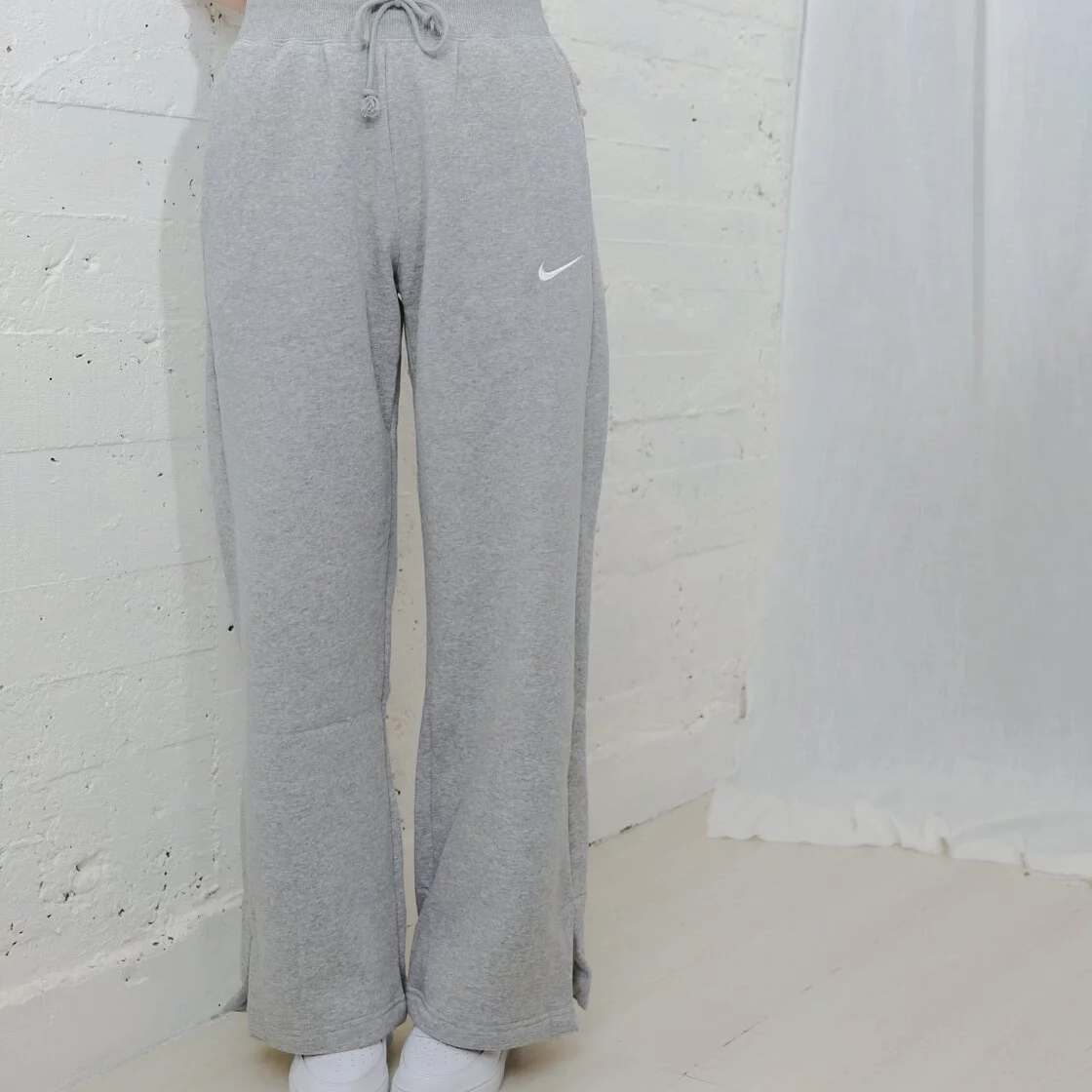 Nike Sportswear Phoenix Fleece Women's High-Waisted Wide-Leg Sweatpants [DQ5616]