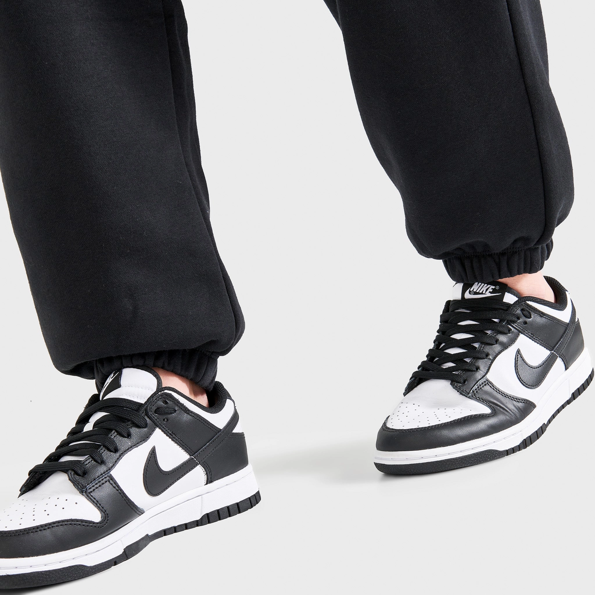 Nike Sportswear Women's Club Fleece Mid-Rise Oversized Sweatpants Black / White