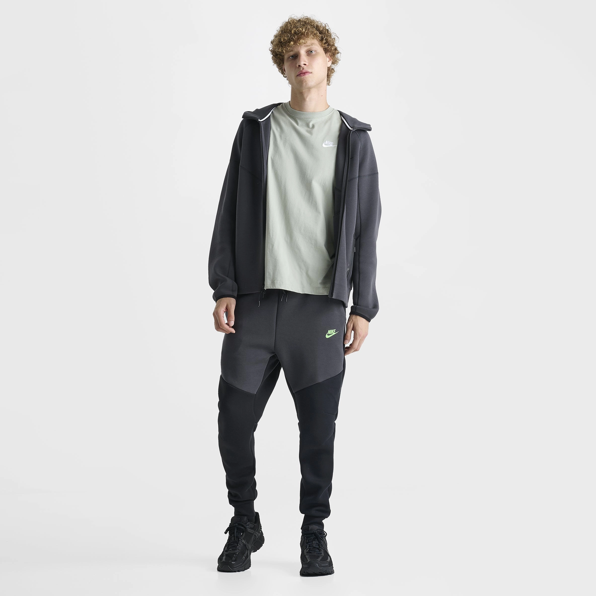 Nike Tech Fleece Jogger Black / Anthracite - Green Strike