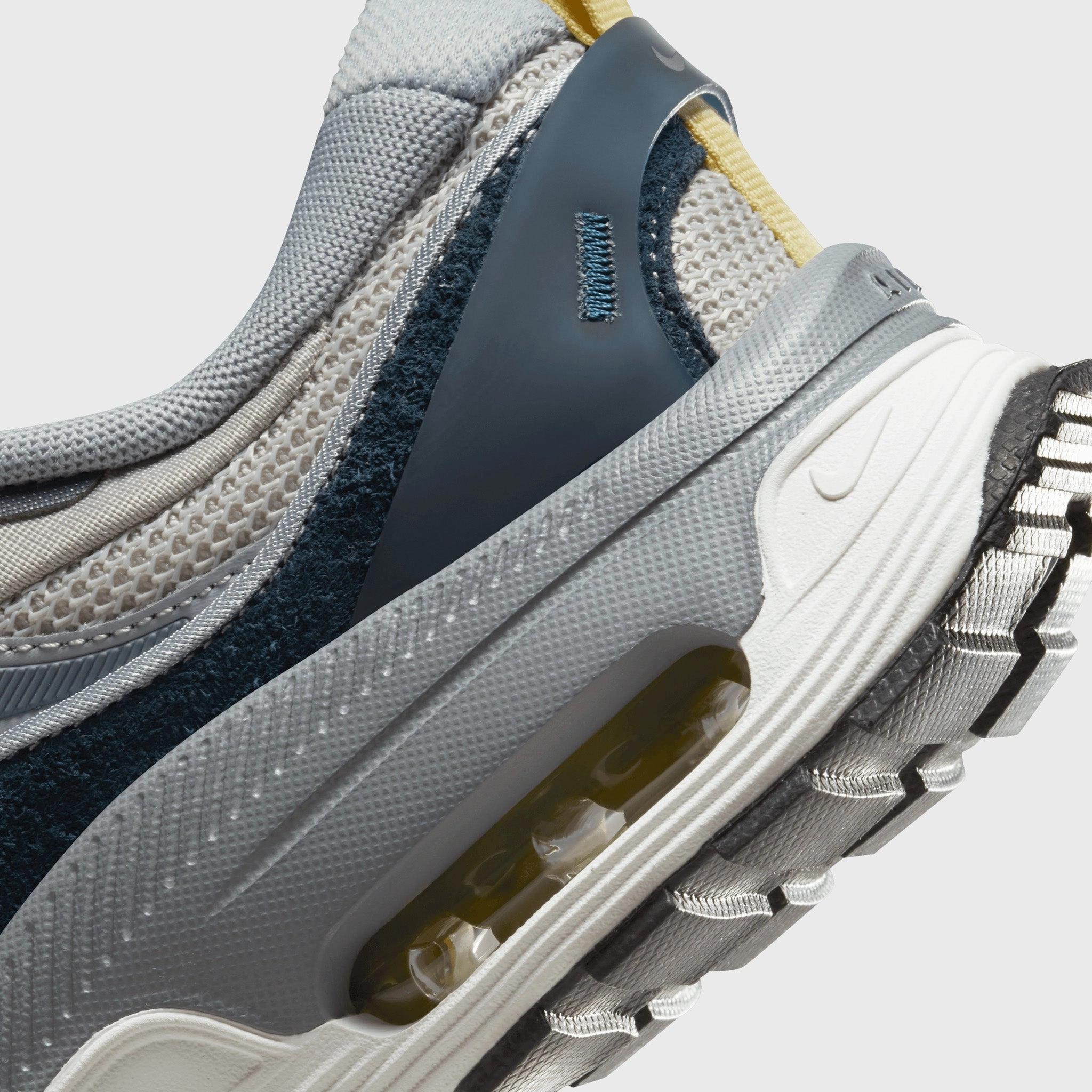 Nike Women's Air Max Bliss Light Iron Ore / Metallic Silver - Cool Grey