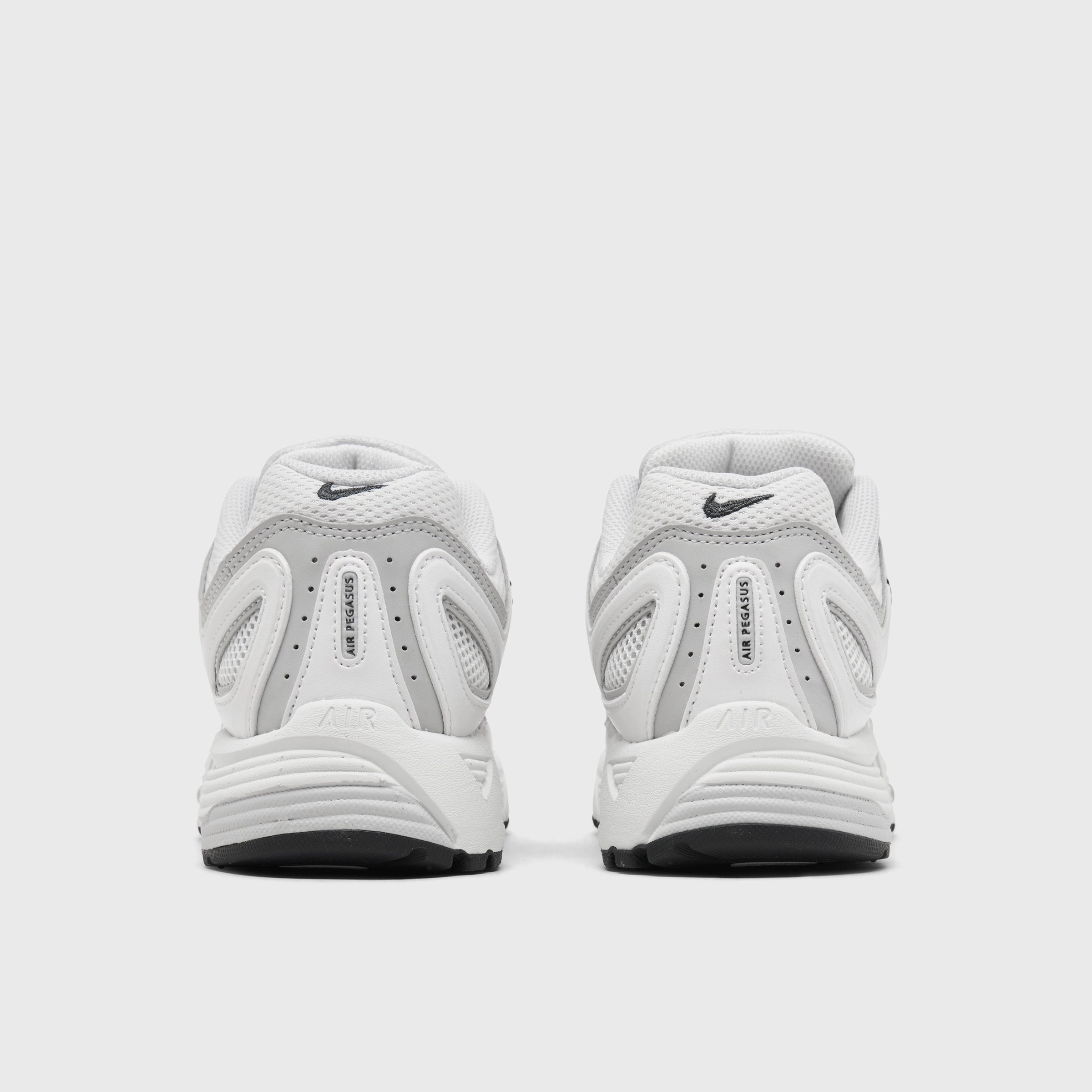 Nike Women's Air Pegasus 2005 Summit White / Photon Dust