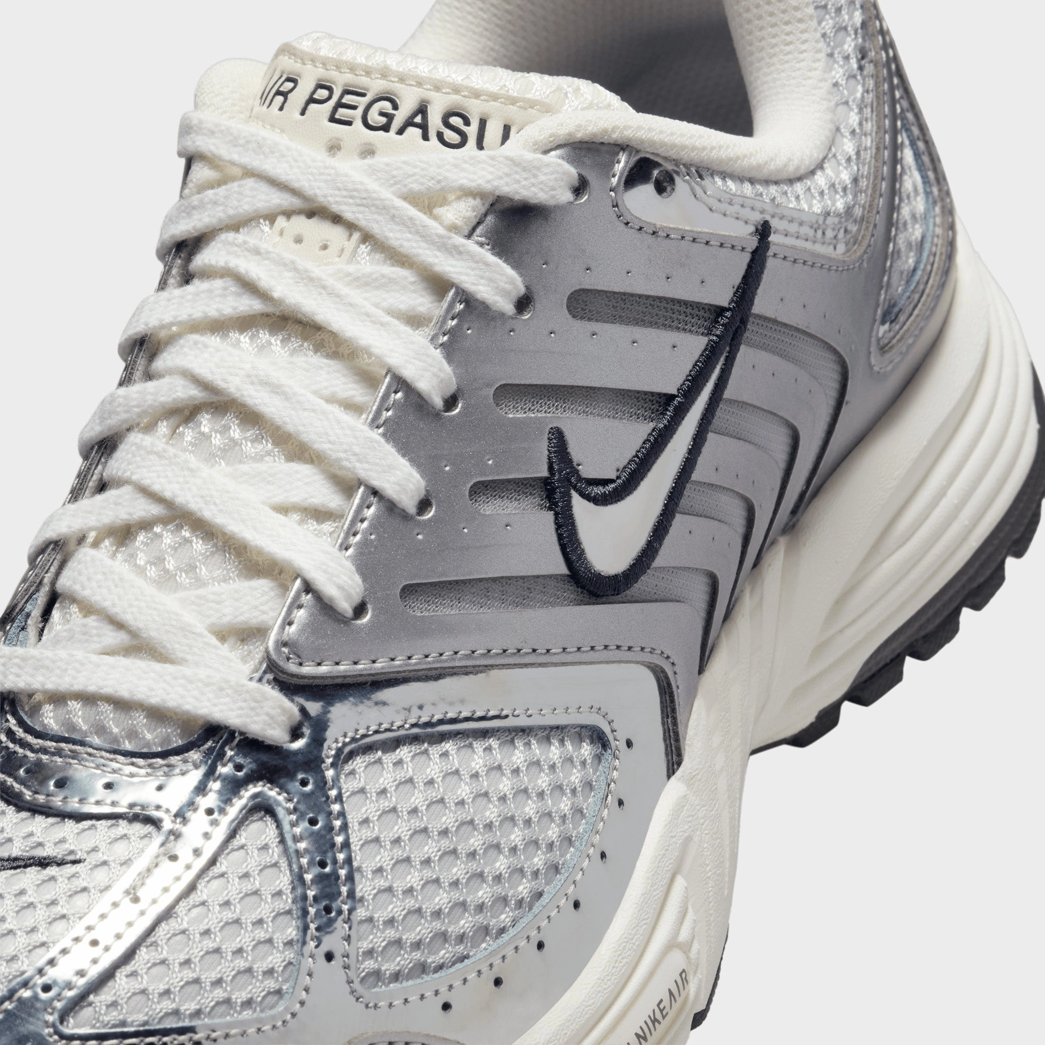 Nike Women's Air Pegasus 2K5 Photon Dust / Chrome - Gridiron