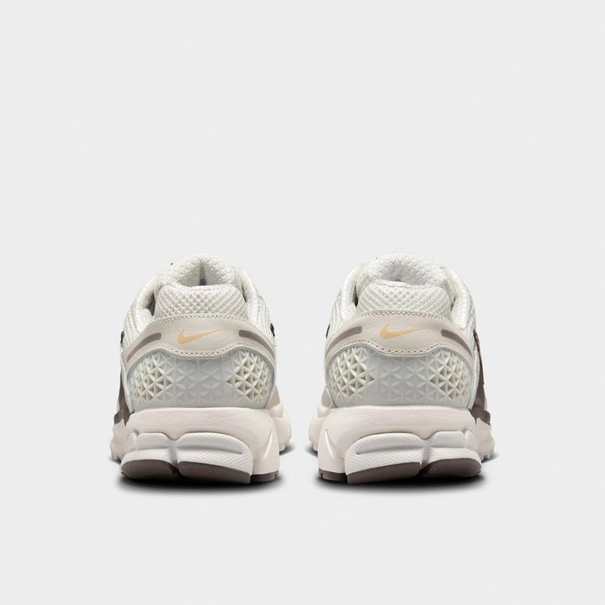Nike Women's Zoom Vomero 5 Light Bone / Sesame - Ironstone
