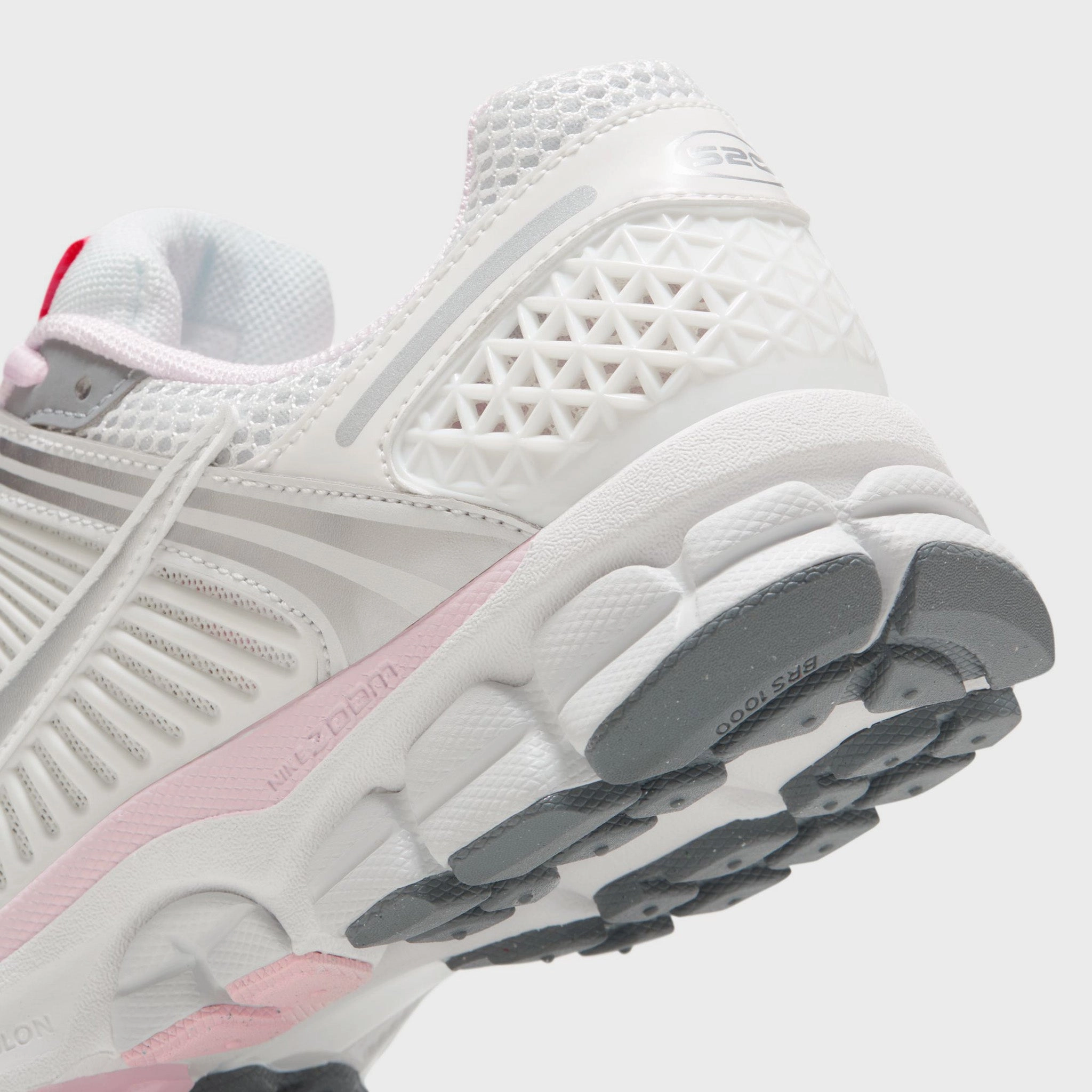 Nike Women's Zoom Vomero 5 Photon Dust / Metallic Silver - Summit White