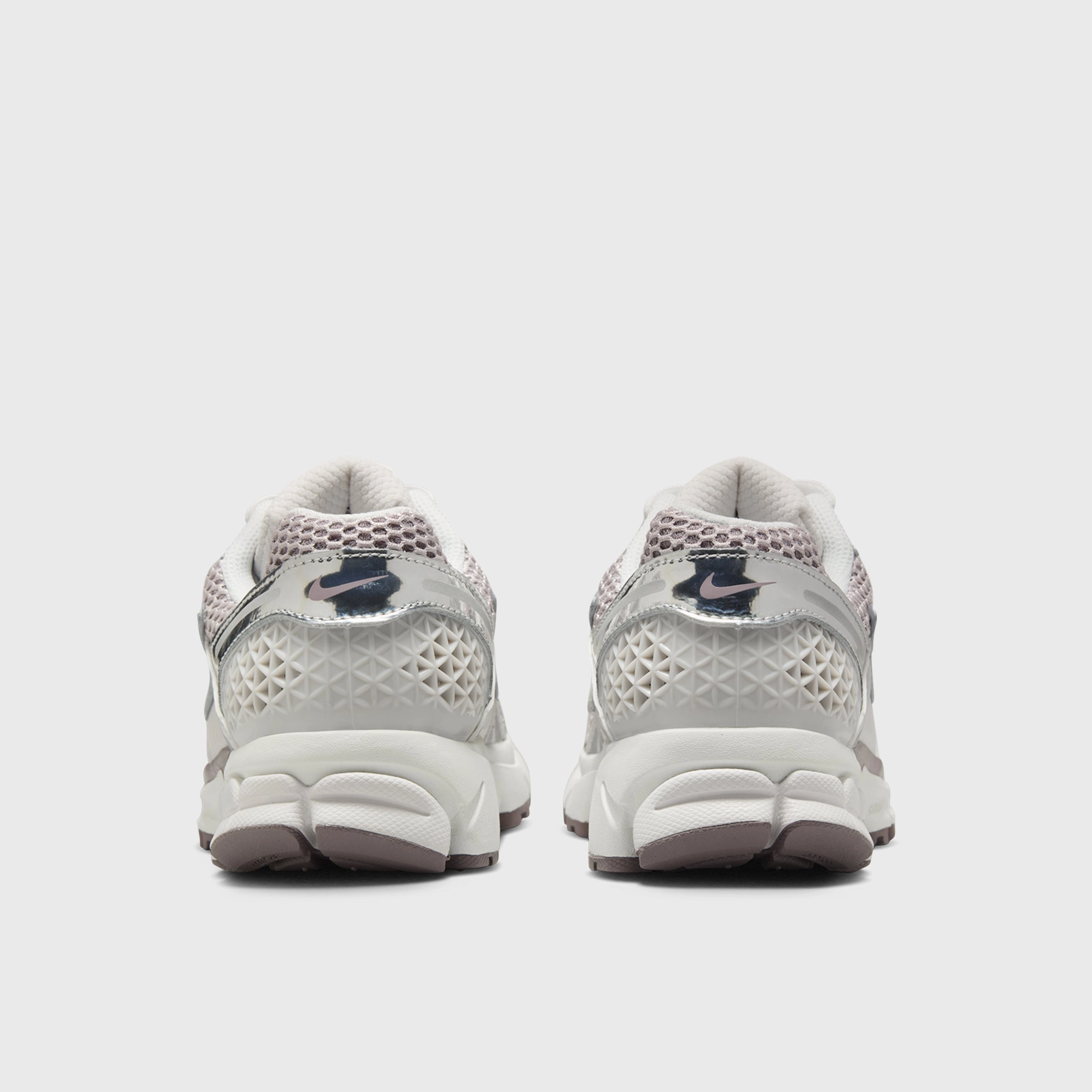 Nike Women's Zoom Vomero 5 Vast Grey / Metallic Silver