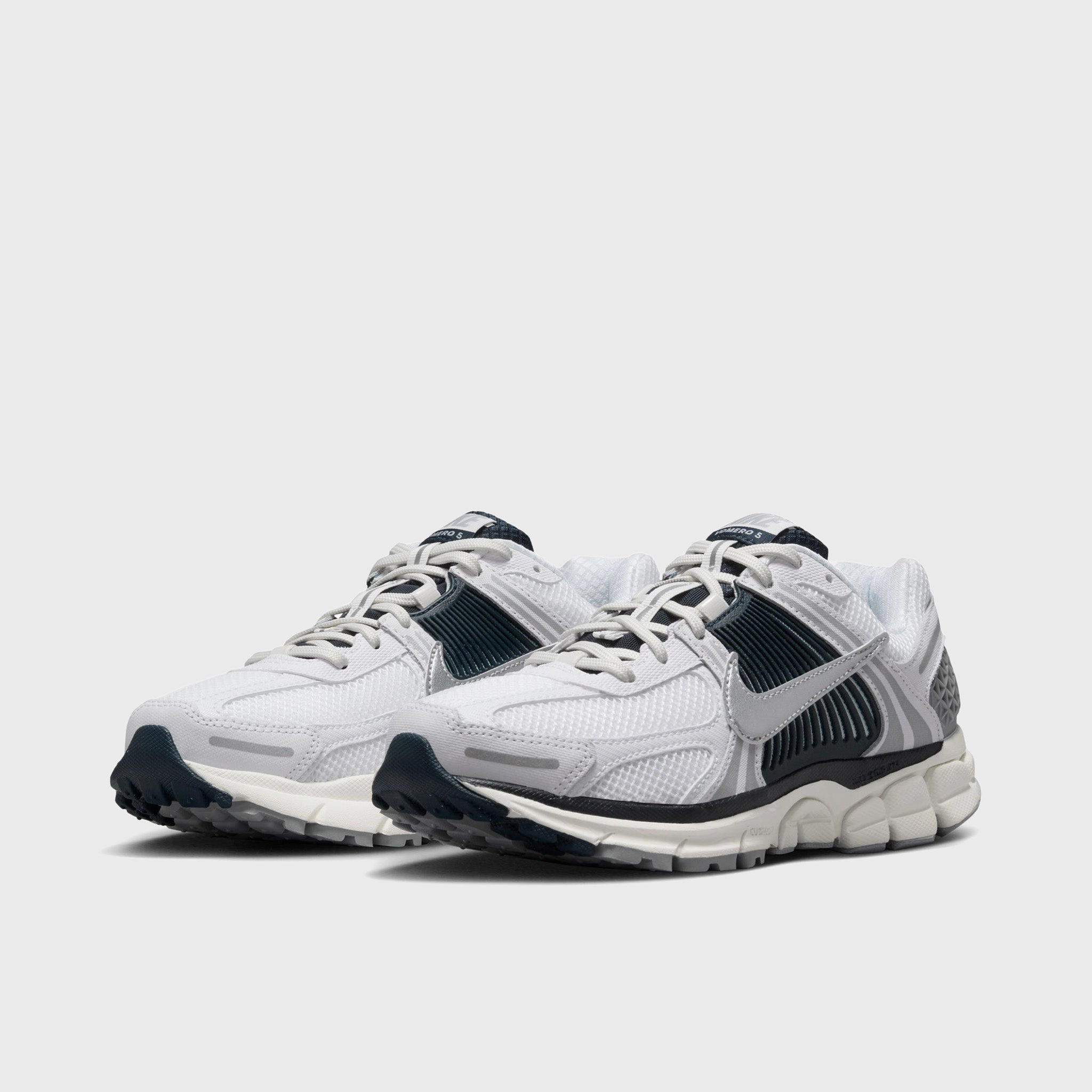 Nike Women's Zoom Vomero 5 White / Metallic Silver - Armory Navy