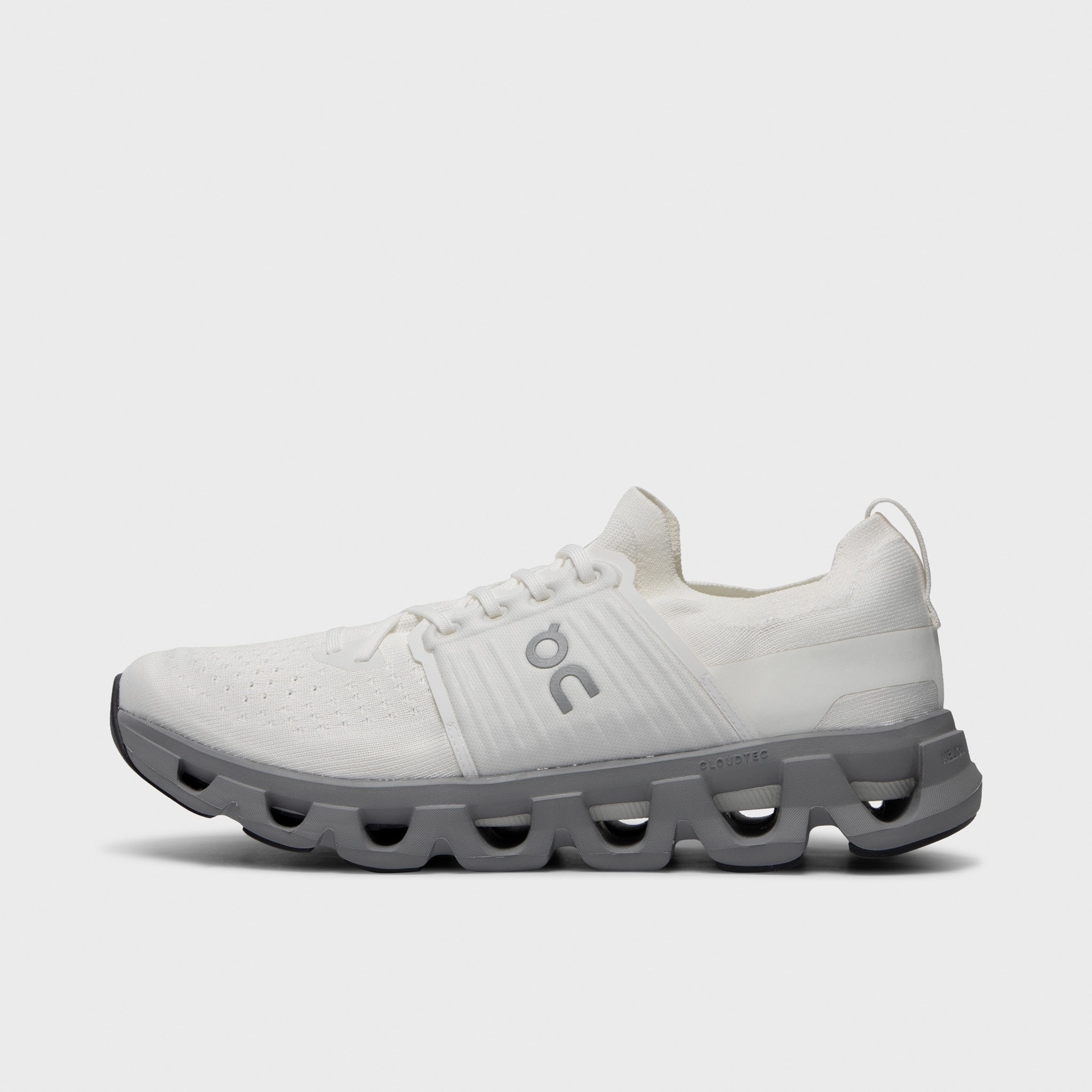 On Cloudswift 4 Ivory / Alloy