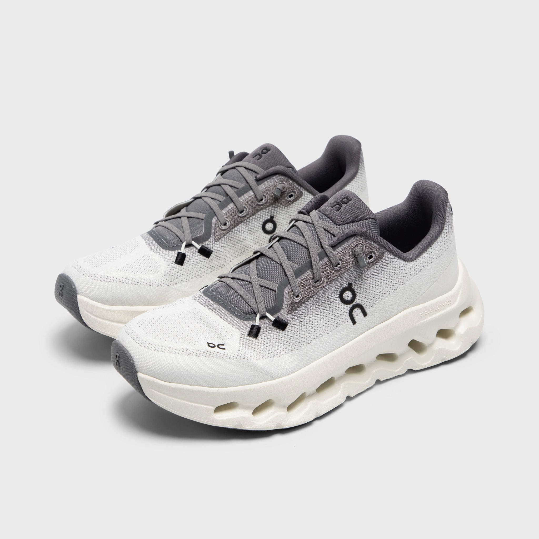 On Women's Cloudtilt Rock / Ivory